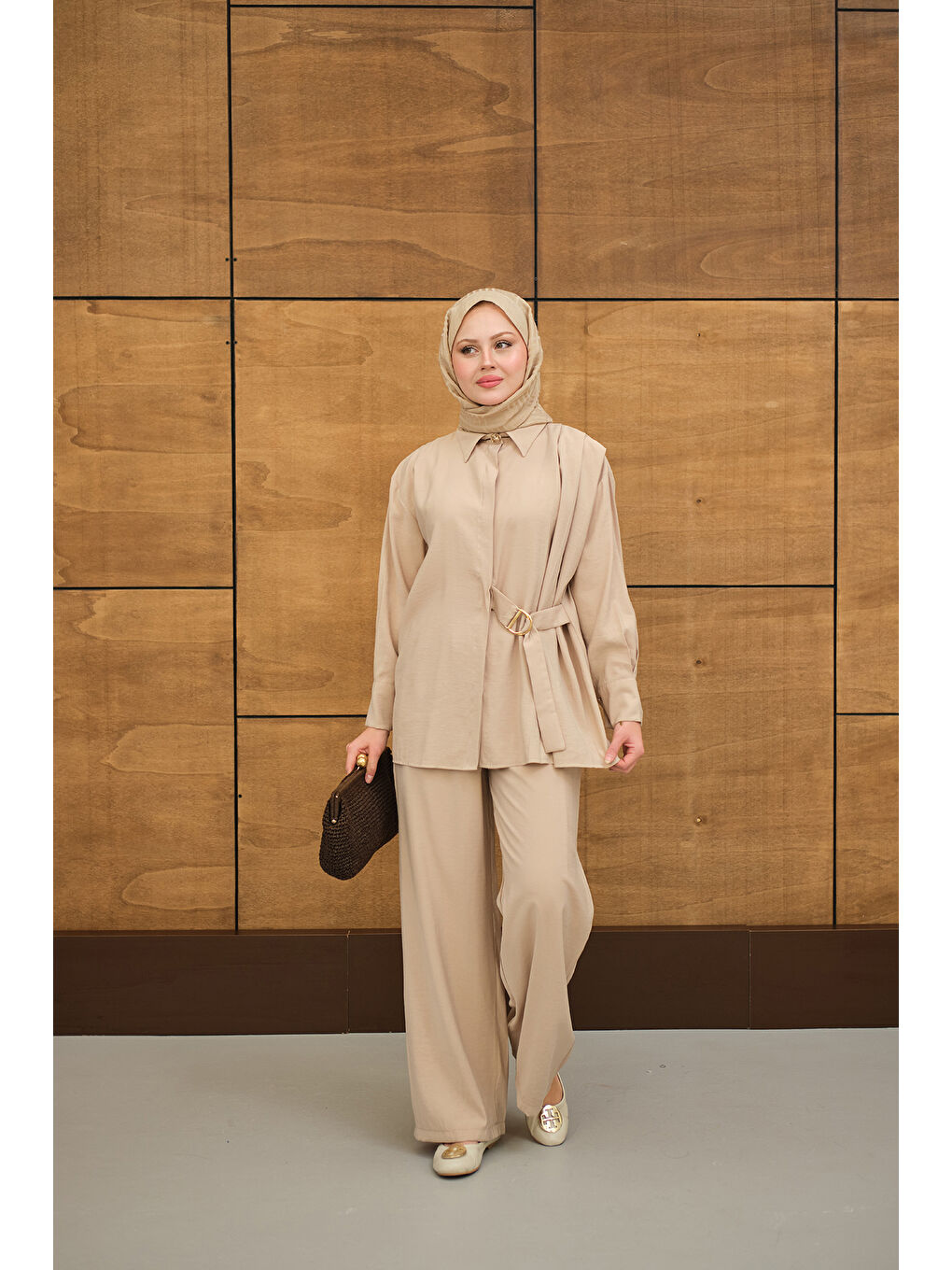 Ekru Kadın Beli Gold Kemer Detay Gömlek Yaka Takım Krem-2