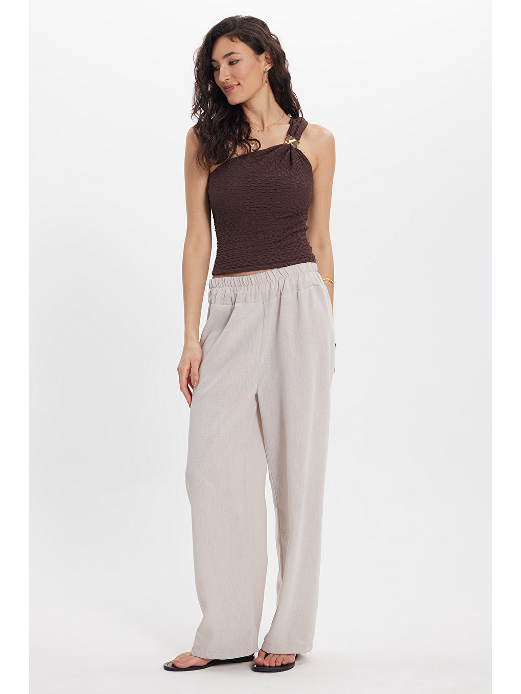 Kadın Relax Fit Rahat Kesim Beli Lastikli Bej Pantolon-6