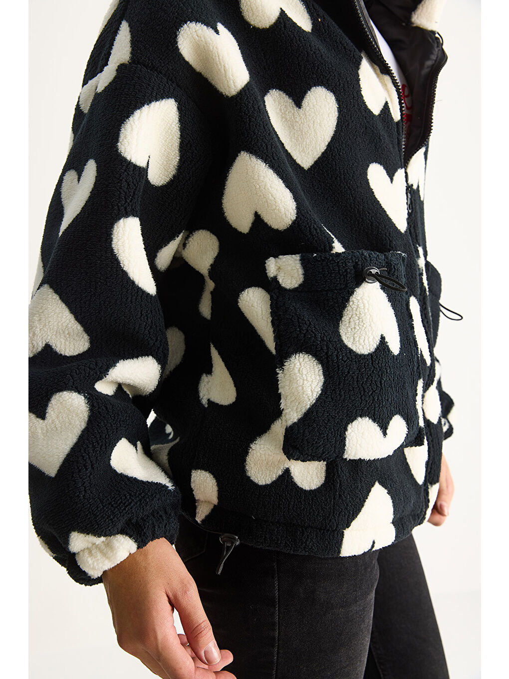 Siyah Kadın Kalpli Kapüşonlu Oversize Pelüş Mont RI-5