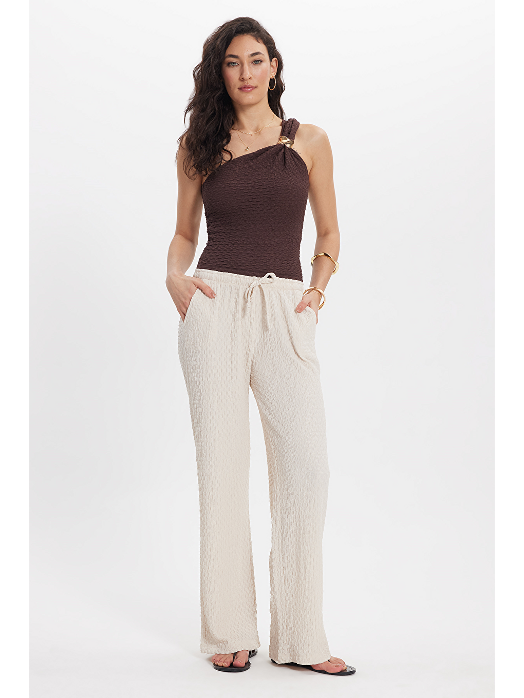 Bej Kadın Relax Fit Rahat Kesim Beli Bağcıklı Lastikli Dokulu Çift Cepli Taş Pantolon-6