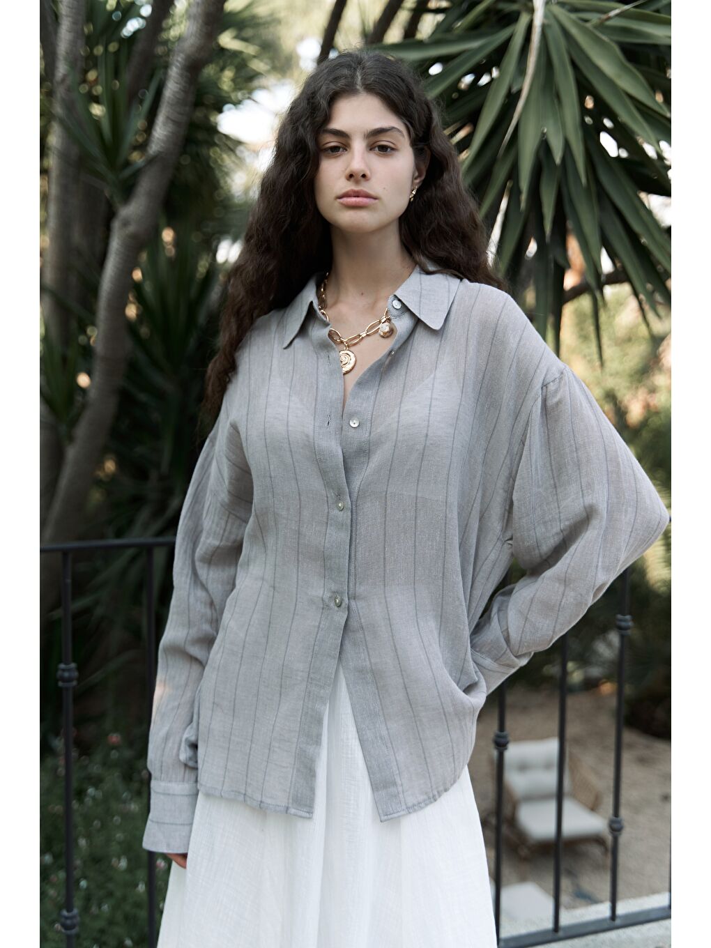 Bej Calynn Sırt Dekolteli Çizgili Vizon Keten Gömlek-1