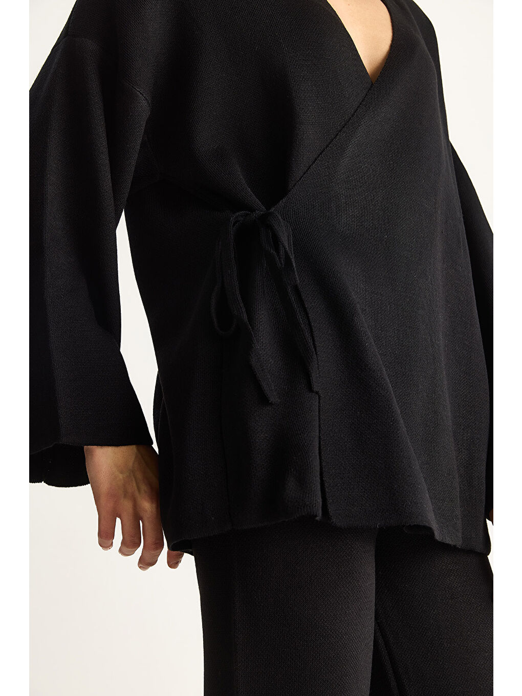 Siyah Kadın Kruvaze Triko Bluz & Yüksek Bel Pantolon Takım N-5