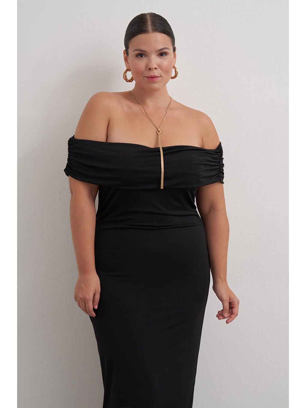 Siyah Açık Omuzlu Kolsuz Elbise-4