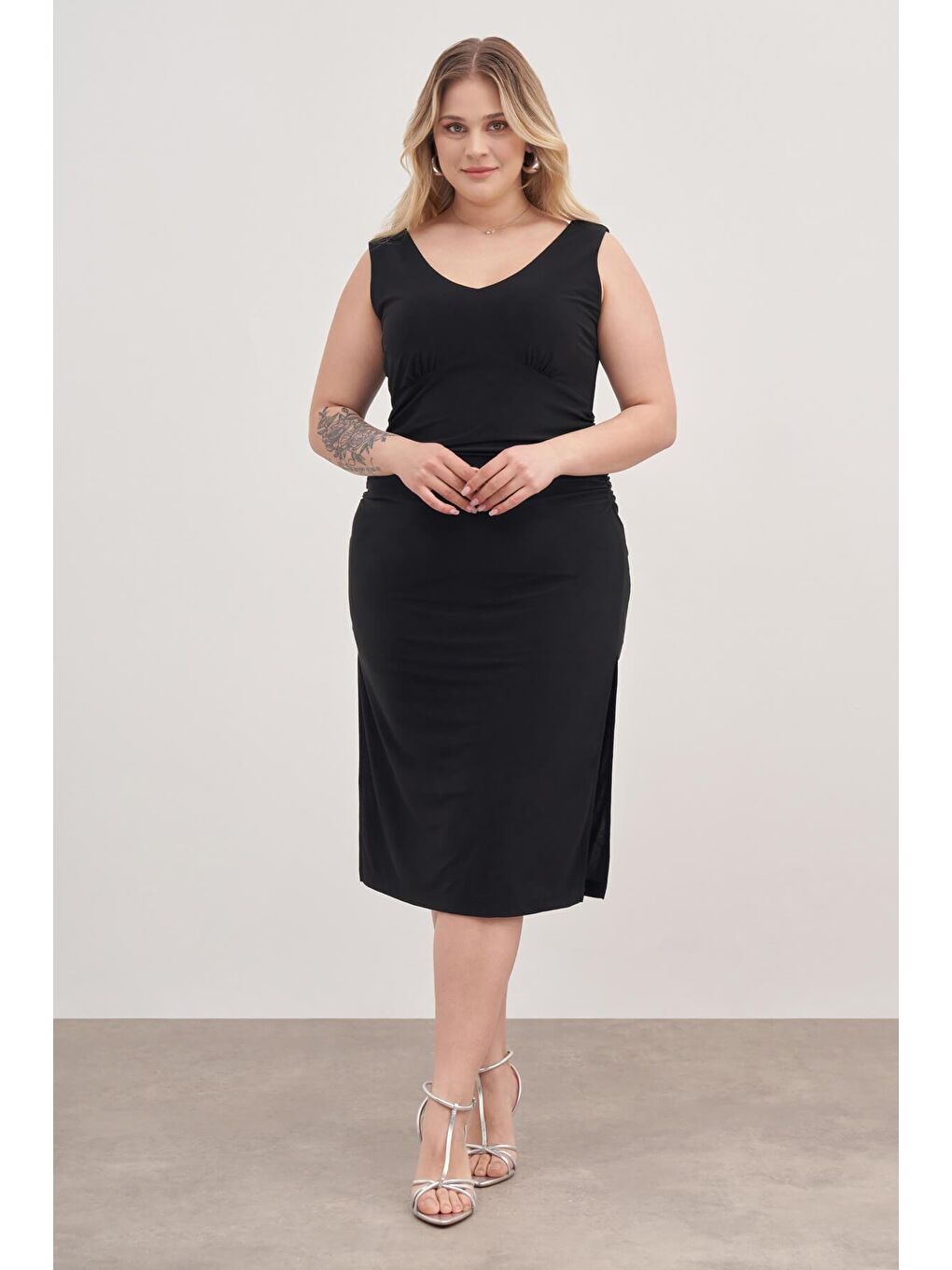 Siyah Drape Detaylı Midi Elbise-2