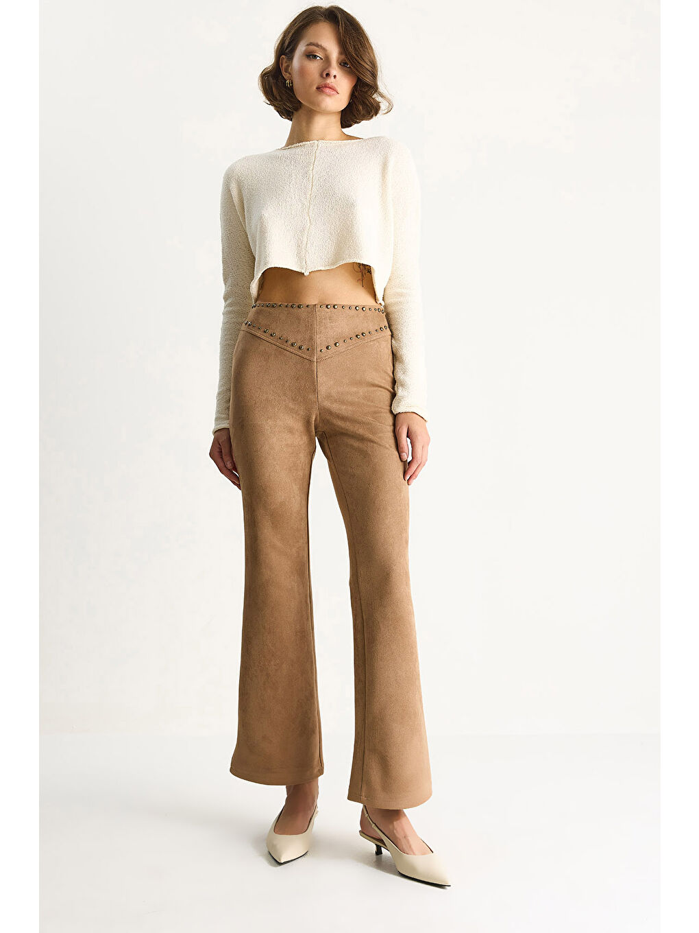 Bej Kadın Metal Detaylı Suni Süet İspanyol Paça Pantolon