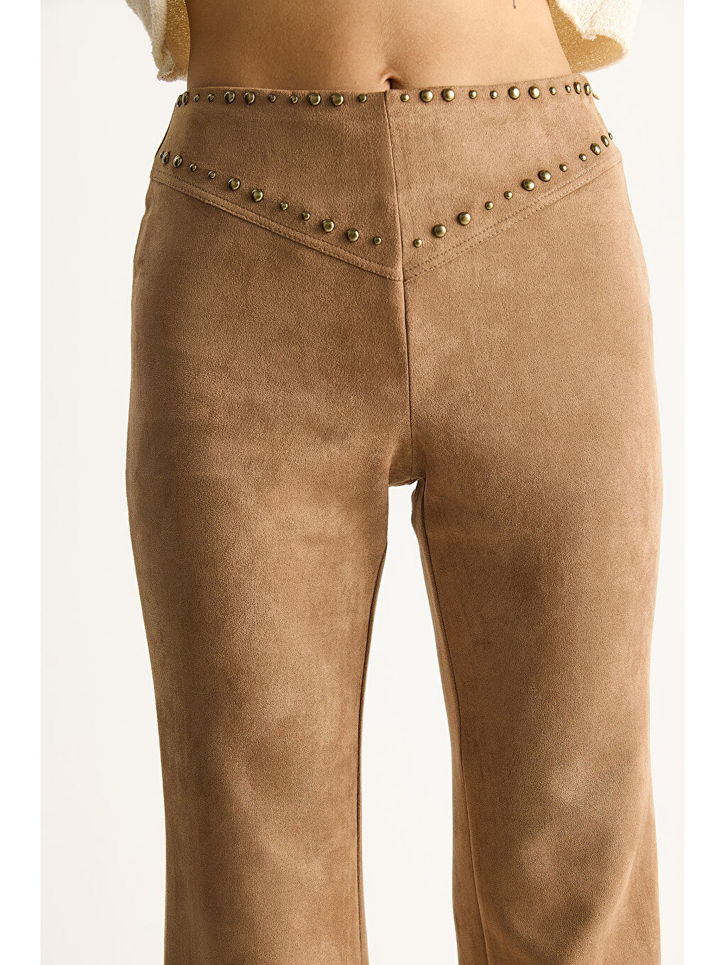 Bej Kadın Metal Detaylı Suni Süet İspanyol Paça Pantolon-4