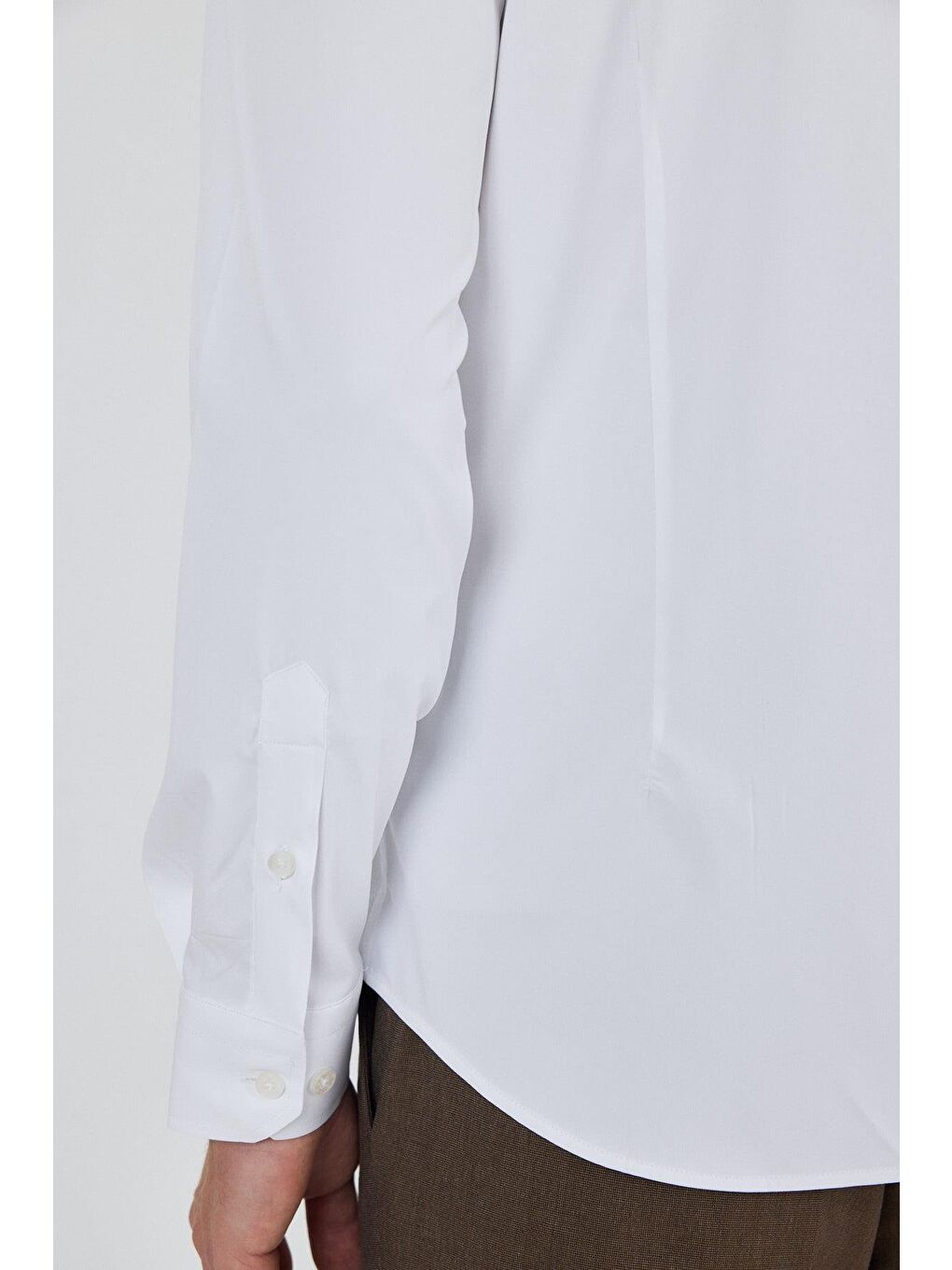 Beyaz Uzun Kol Düz Bez Ayağı Sert Yaka Cepsiz Pamuklu Classic Slim Fit Gömlek 1004250160-4