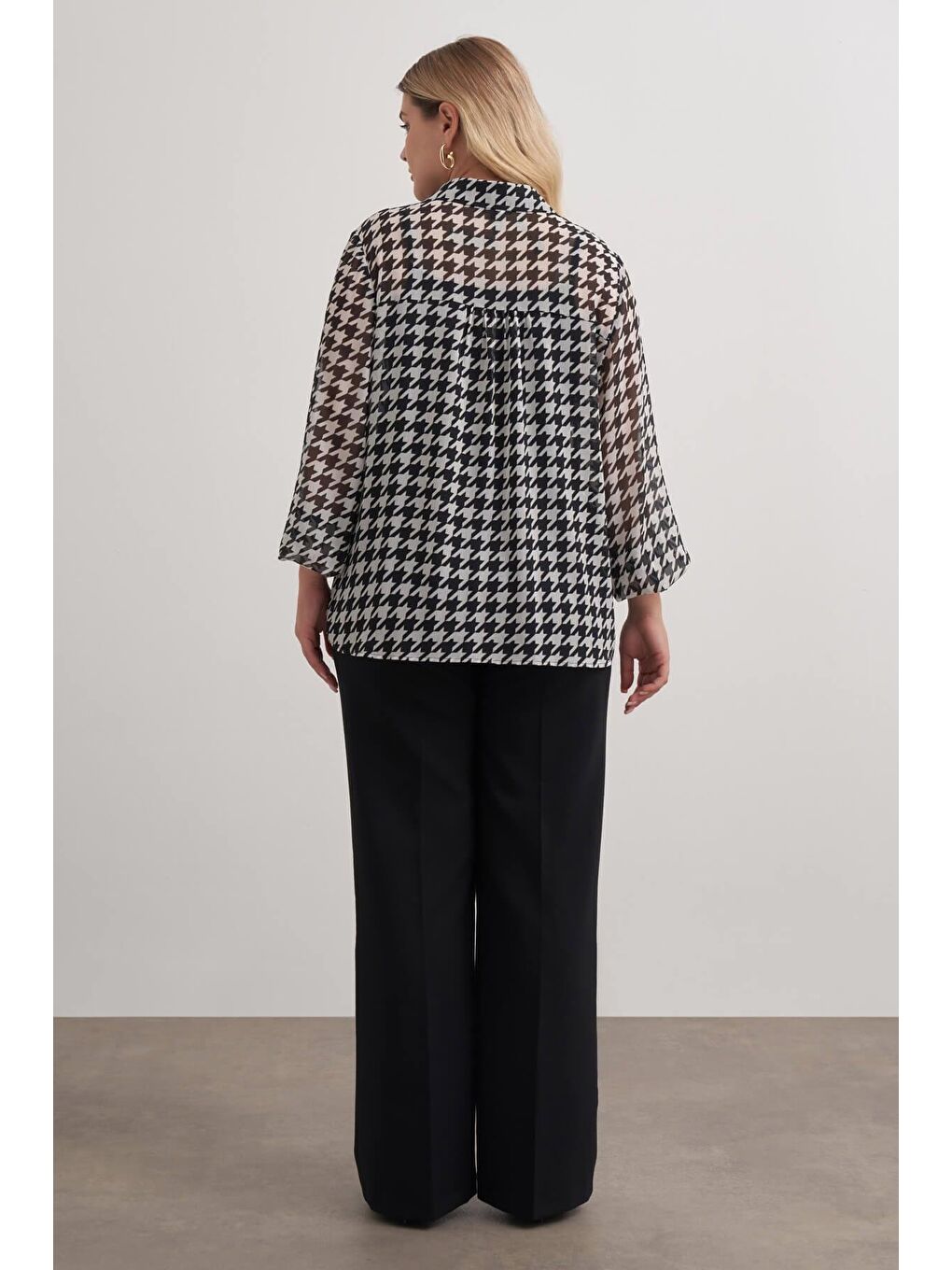 Siyah Desenli Şifon Gömlek-5