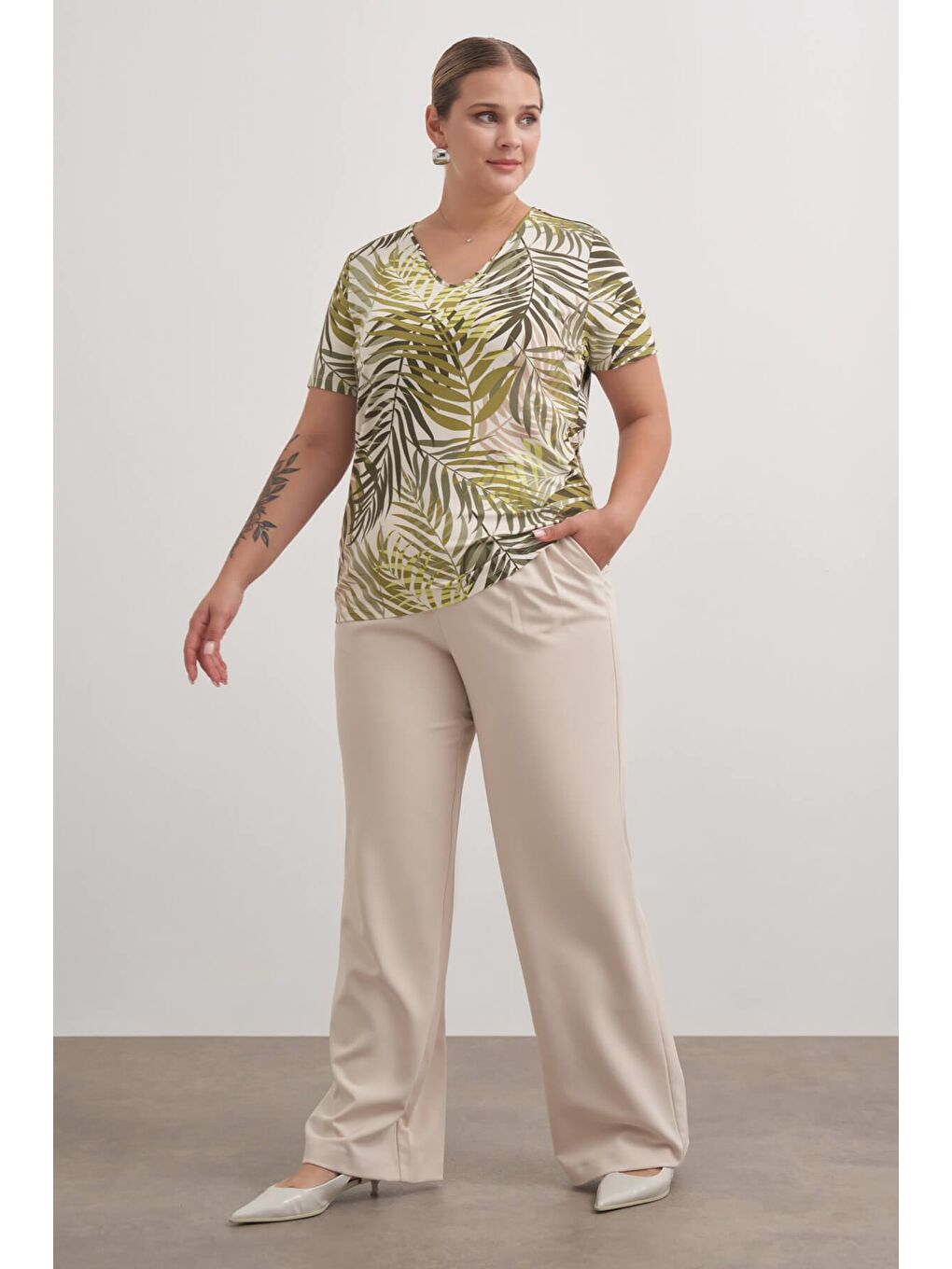 Yeşil V Yaka Tişört-1