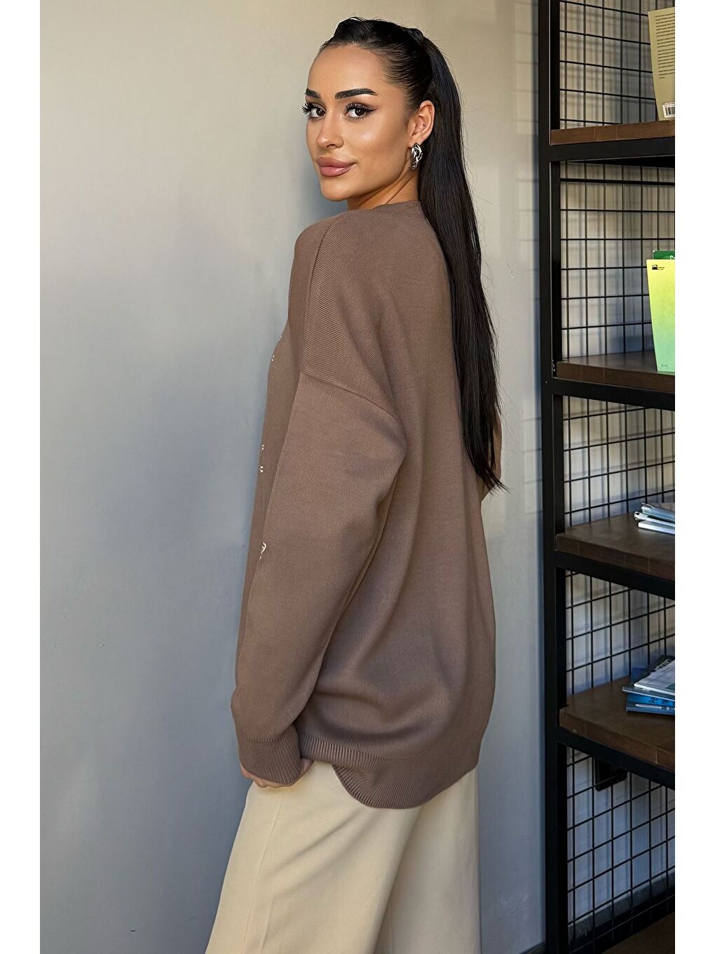 Bej Kalp Nakışlı Kadın Triko Kazak-3