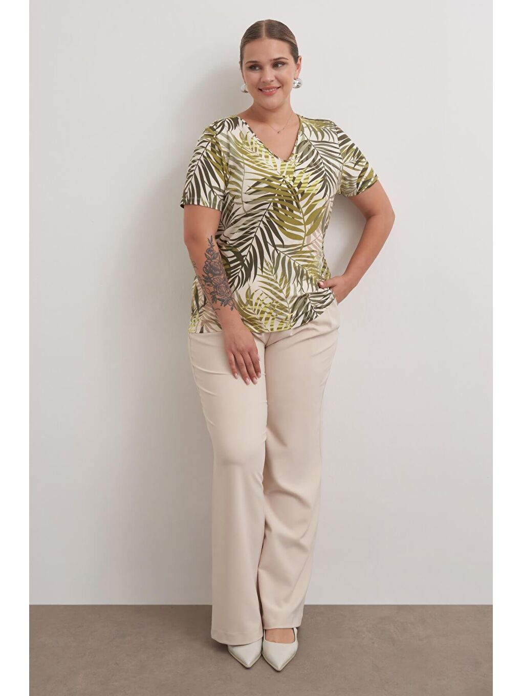 Yeşil V Yaka Tişört-2