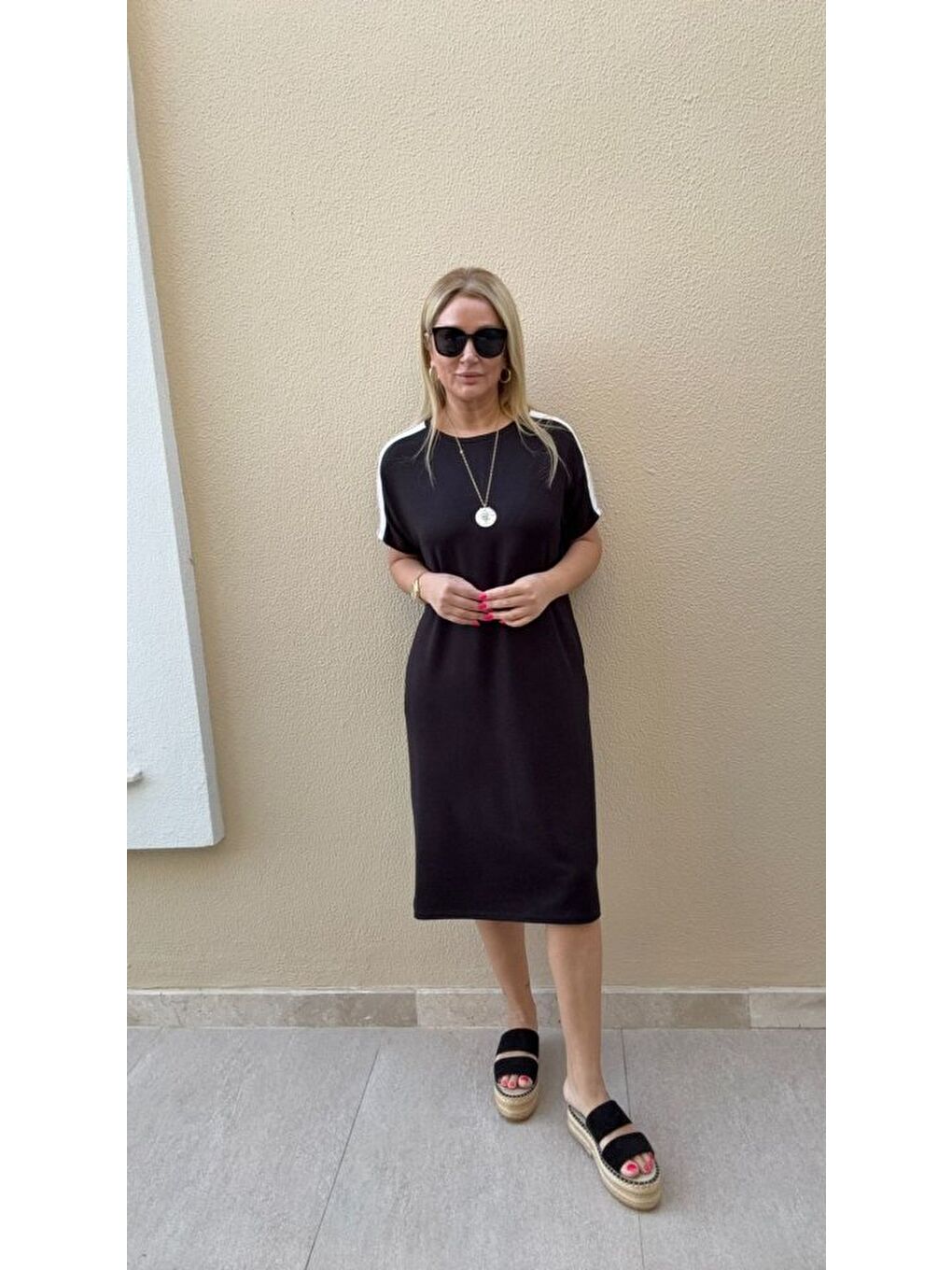 Siyah Kadın Kısa Kollu şerit Detay Midi Boy Elbise