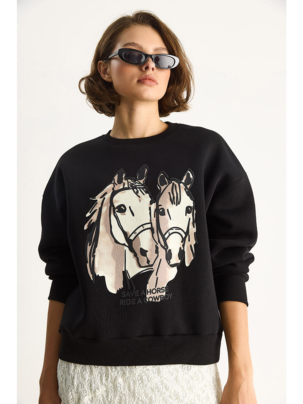 Siyah Kadın Bisiklet Yaka Dijital Cowboy Baskılı Salaş Sweatshirt-3