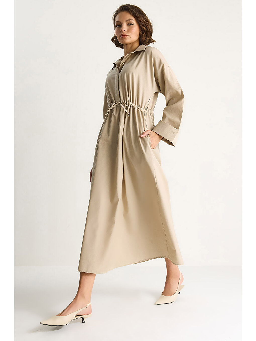 Bej Kadın Gömlek Yaka Uzun Kollu Bel Bağlamalı Cep Detaylı Poplin Elbise