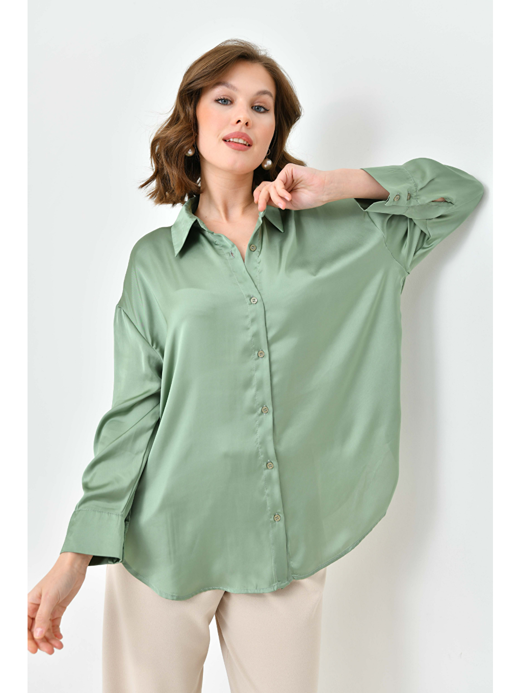 Pera Moda Yeşil Kadın Salaş Oversize Kesim İpek Saten Gömlek