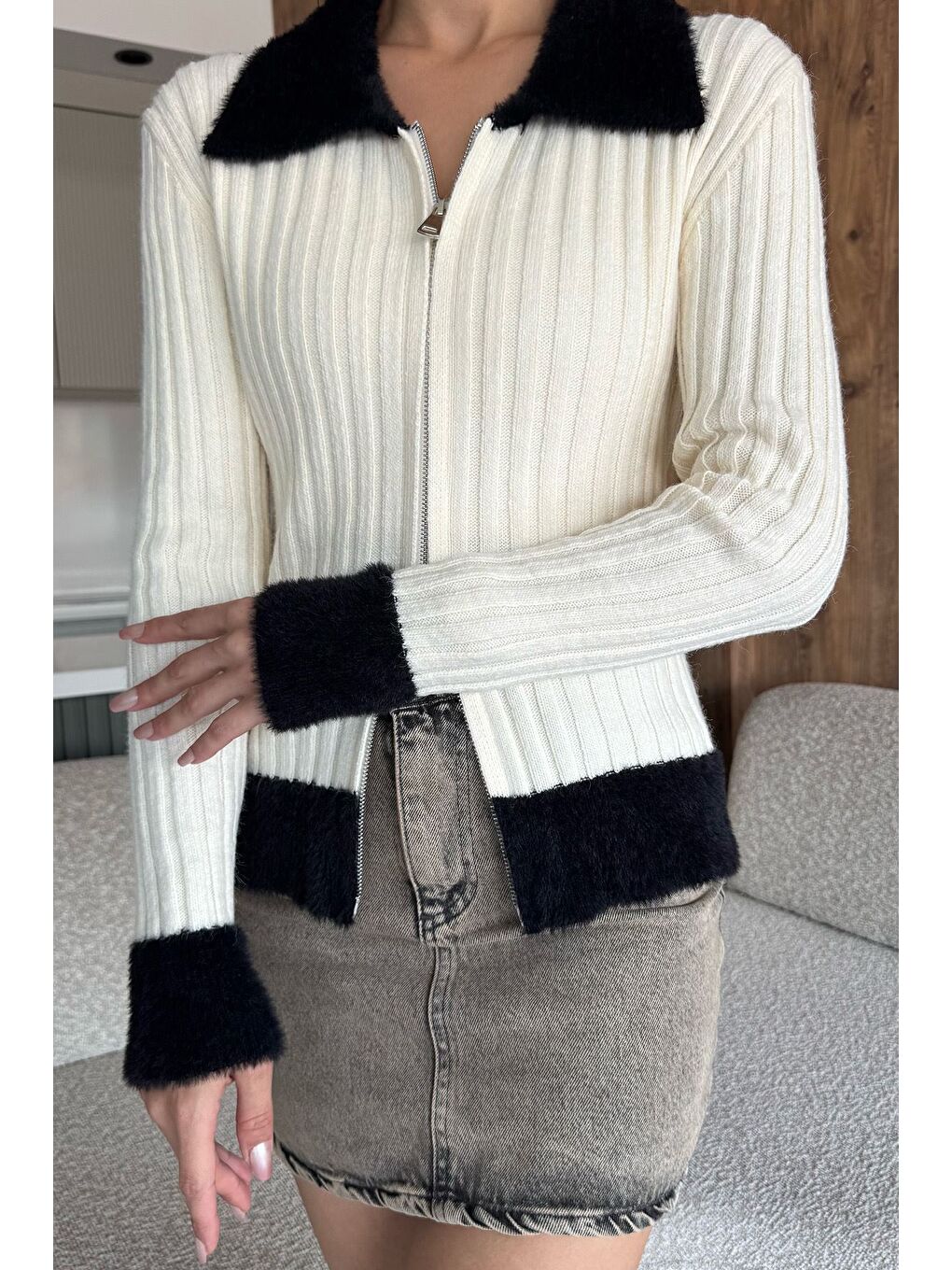 Ekru Gömlek Yaka Fermuarlı Triko Hırka-1