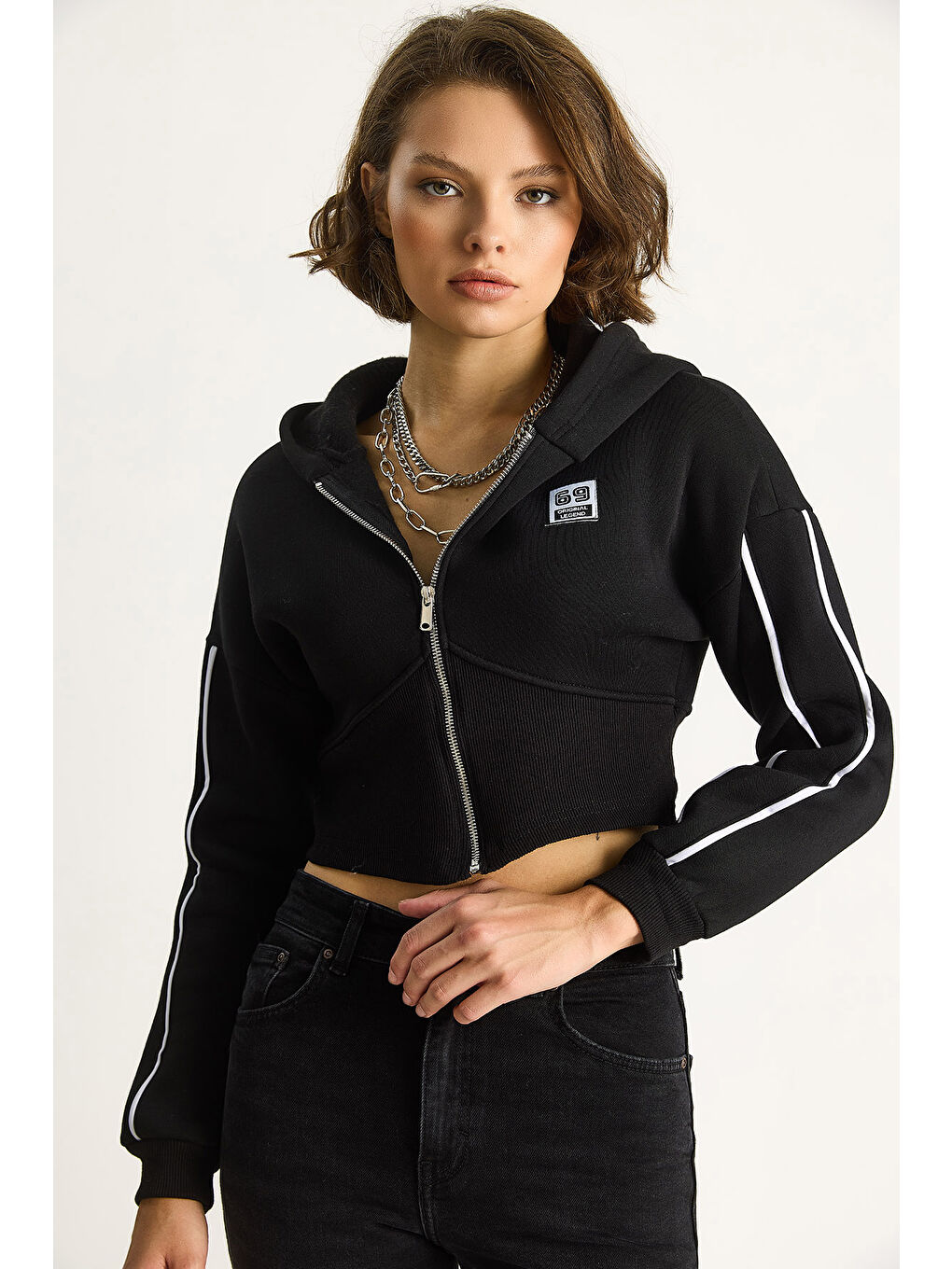 Siyah Kadın Kapüşonlu Fermuarlı Korse Detaylı Şardonlu Crop Hırka-1