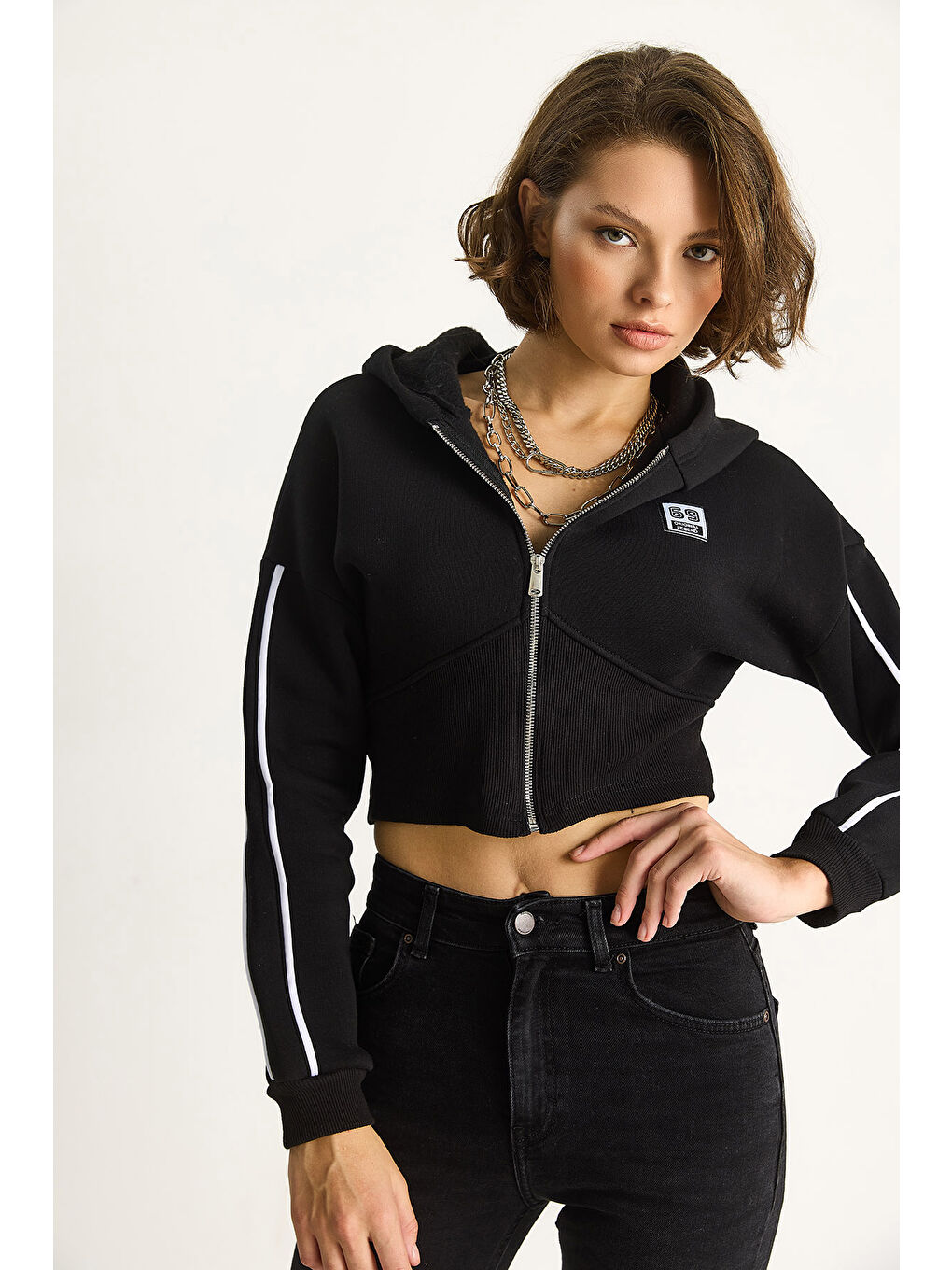 Siyah Kadın Kapüşonlu Fermuarlı Korse Detaylı Şardonlu Crop Hırka-3