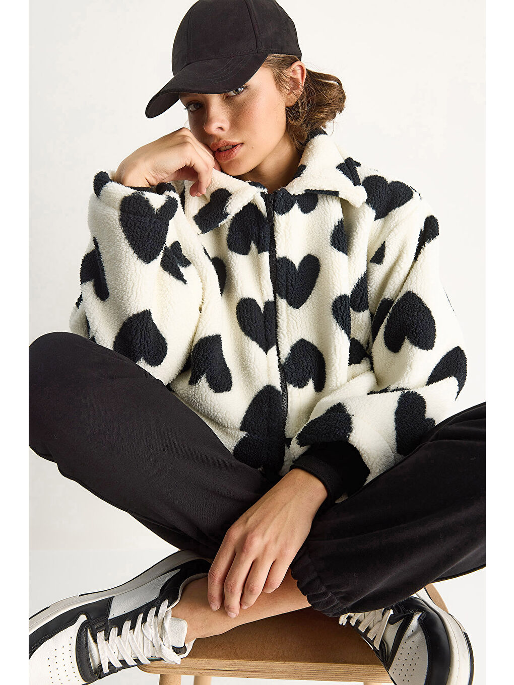 Lila Kadın Kalpli Dik Yaka Cep Detaylı Astarlı Oversize Pelüş Mont