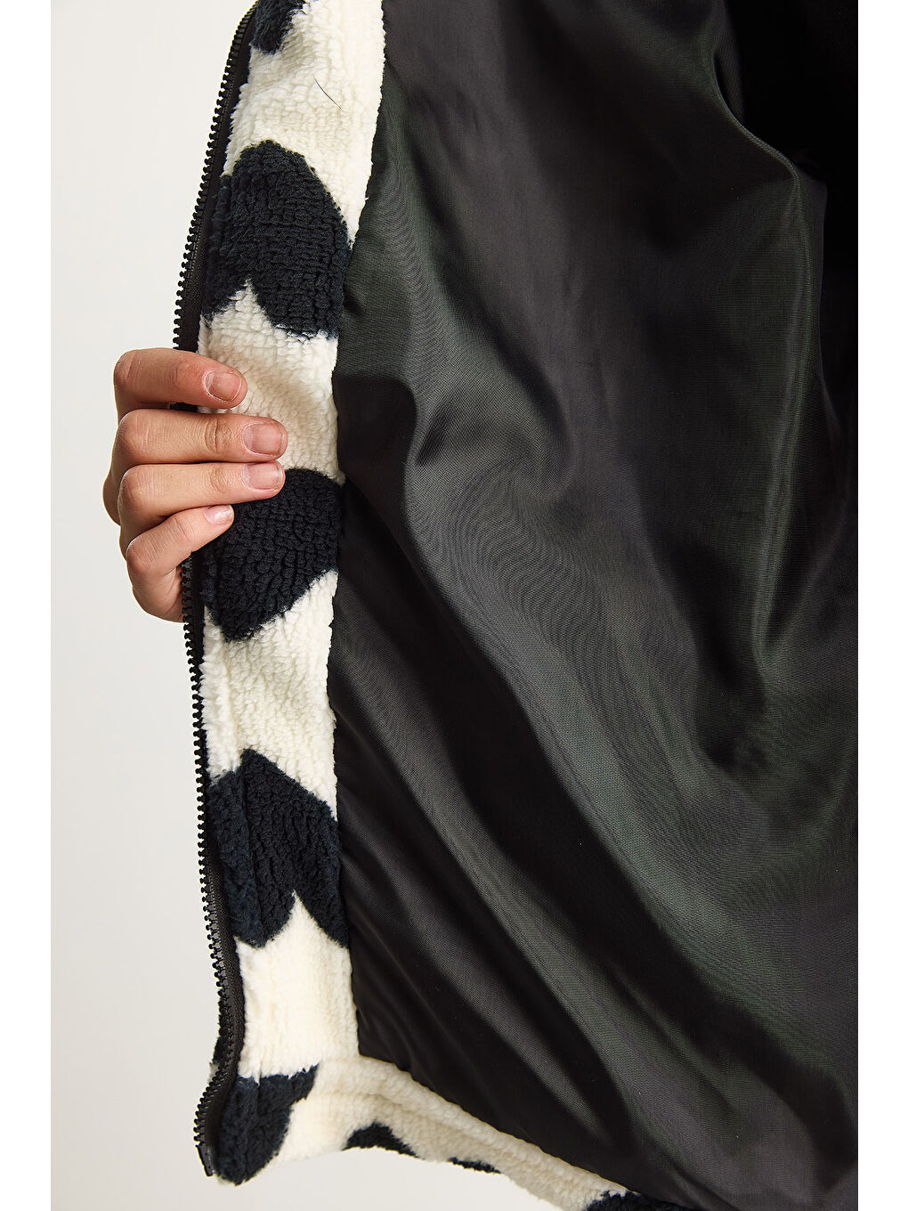 Lila Kadın Kalpli Dik Yaka Cep Detaylı Astarlı Oversize Pelüş Mont-6