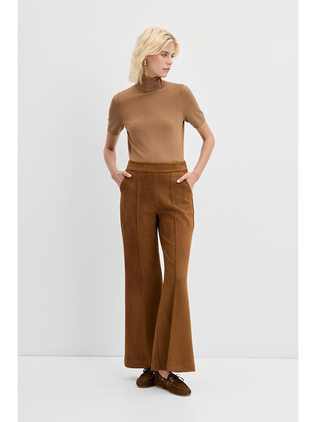 Kahverengi Fit Kesim Nervür Dikişli Süet Pantolon Taba-1