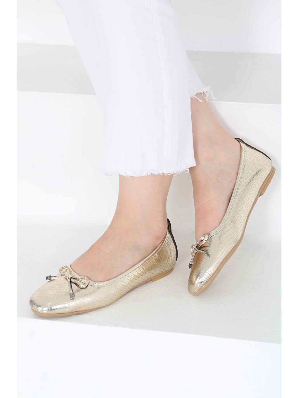 Sarı Kadın Gold Fiyonklu Parlak Babet - 27239-4