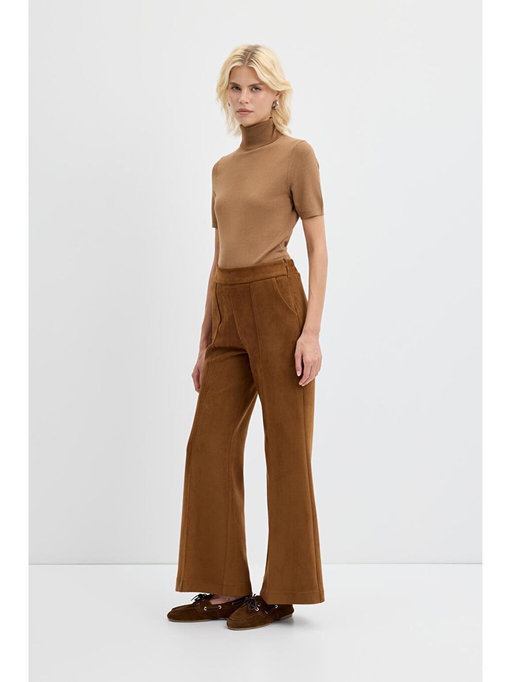 Kahverengi Fit Kesim Nervür Dikişli Süet Pantolon Taba-3
