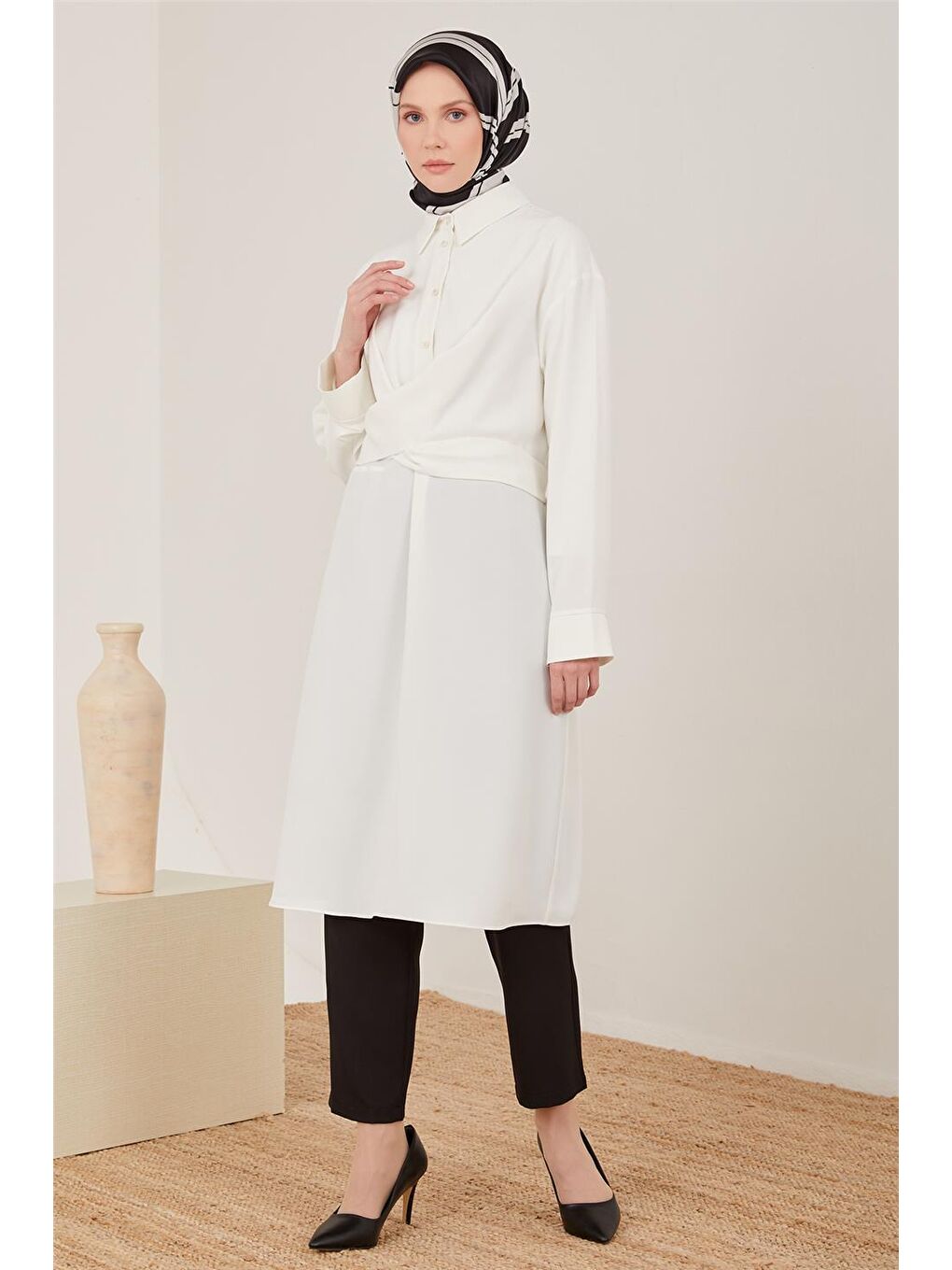 Beyaz Kuşaklı Tunik 23Y4412-2