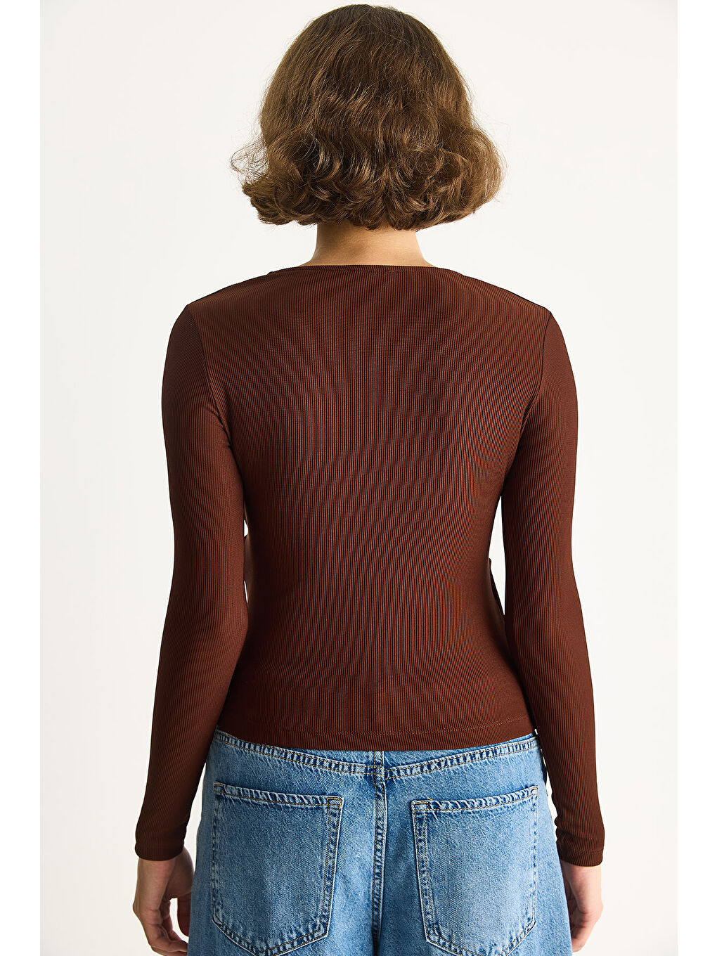 Kahverengi Kadın Kruvaze Yaka Gold Toka Detaylı Uzun Kollu Bluz-5