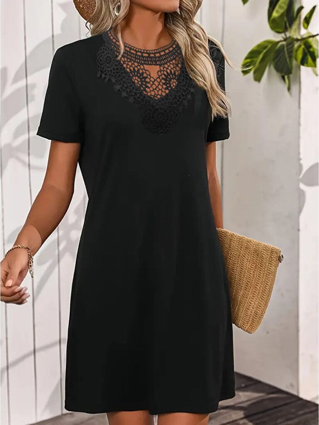 Siyah Kadın Kısa Kollu Dantel Yakalı Kısa Viskon Elbise-1