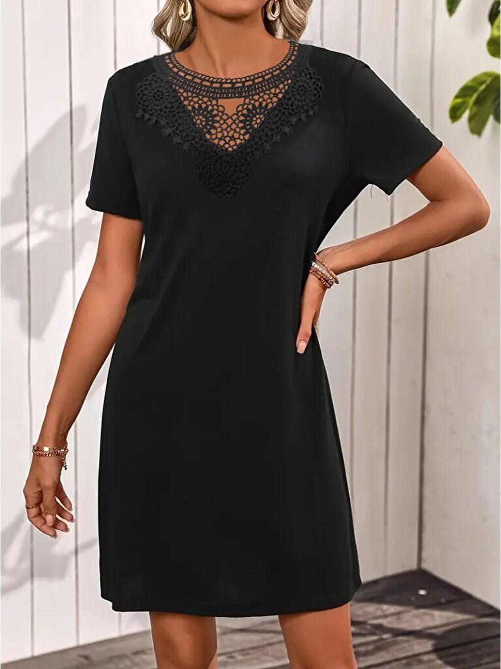Siyah Kadın Kısa Kollu Dantel Yakalı Kısa Viskon Elbise-2