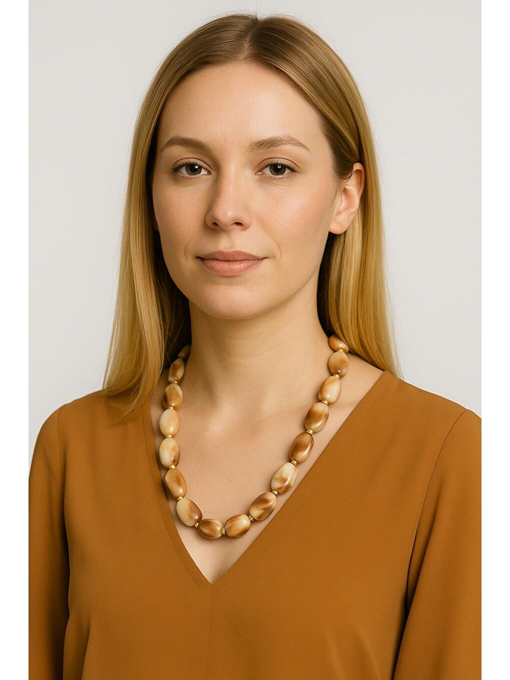 Bej Amorf Büyük Boncuklu Kolye