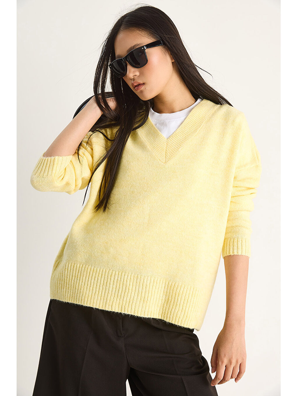 Sarı Kadın V Yaka Triko Kazak-4