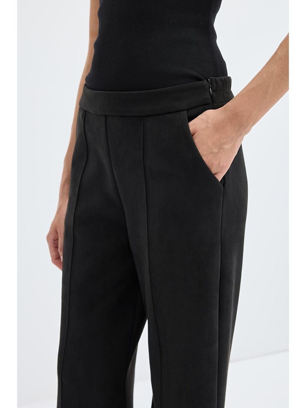Fit Kesim Nervür Dikişli Süet Pantolon Siyah-2