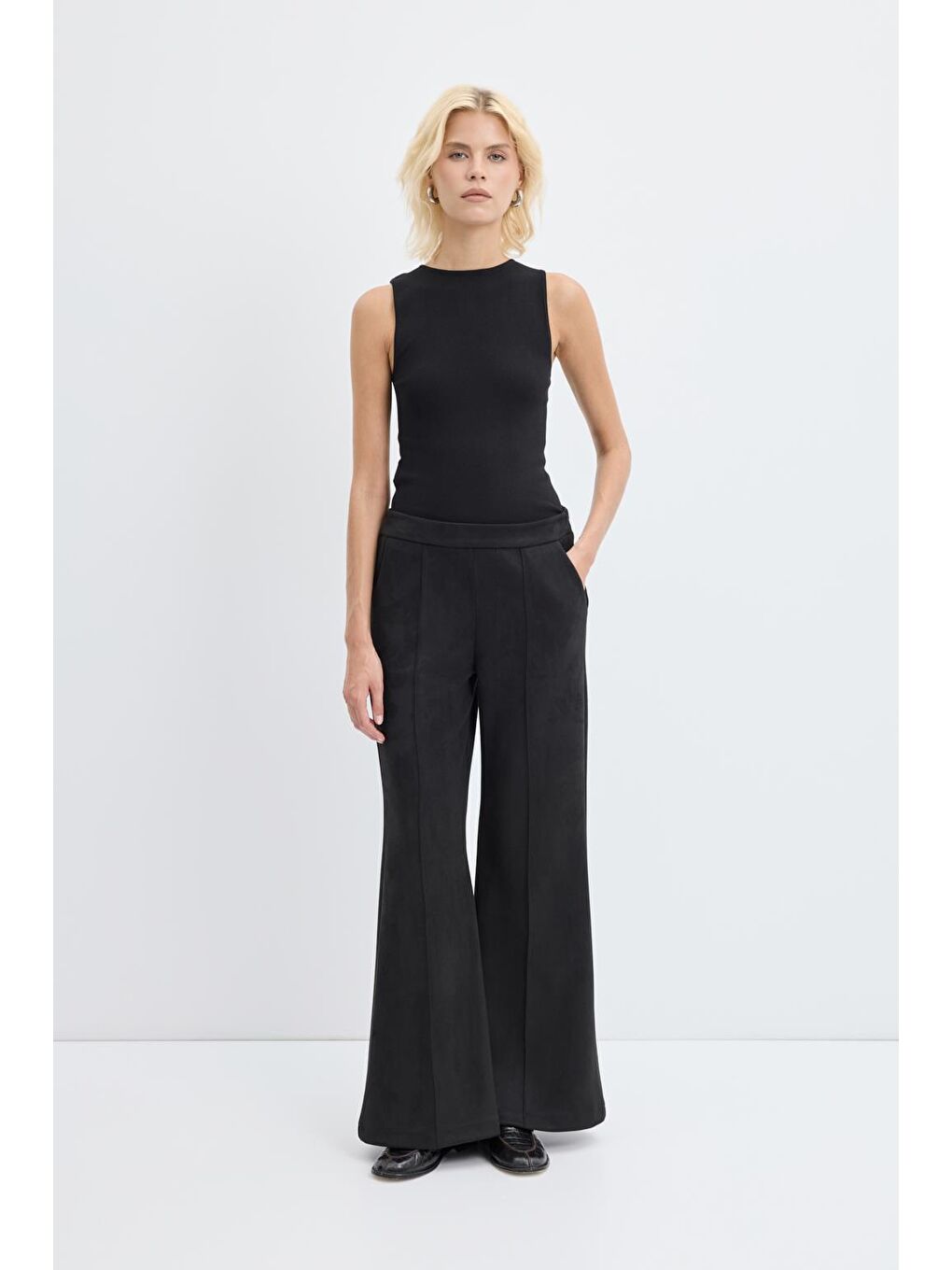 Fit Kesim Nervür Dikişli Süet Pantolon Siyah-3