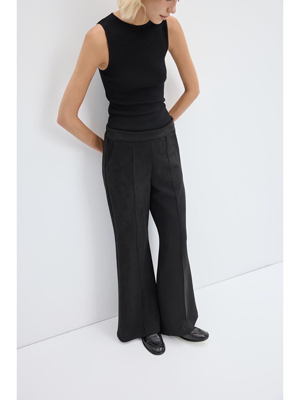 Fit Kesim Nervür Dikişli Süet Pantolon Siyah-4