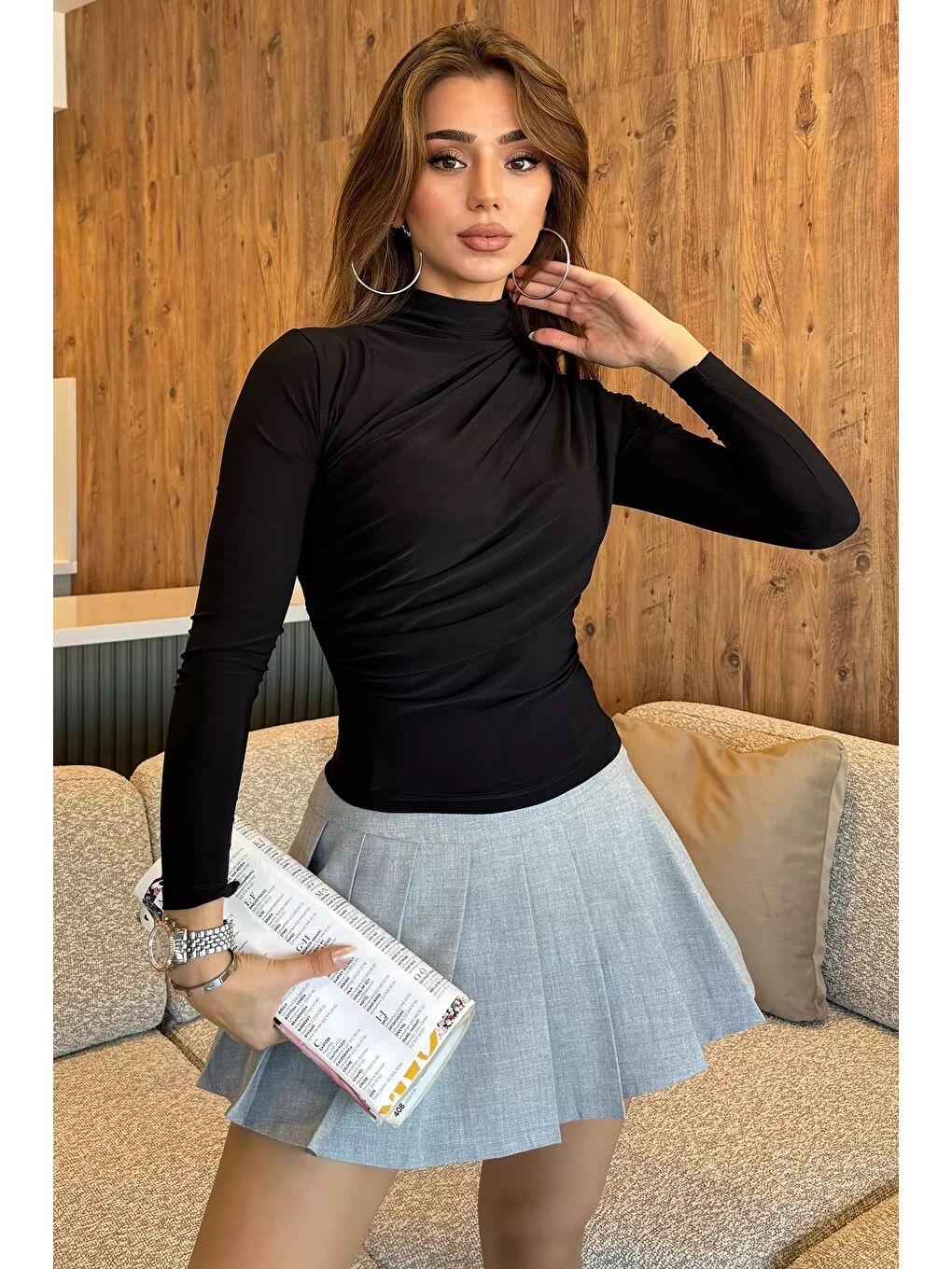 Siyah Omuz Ve Bel Drapeli Uzun Kol Bluz