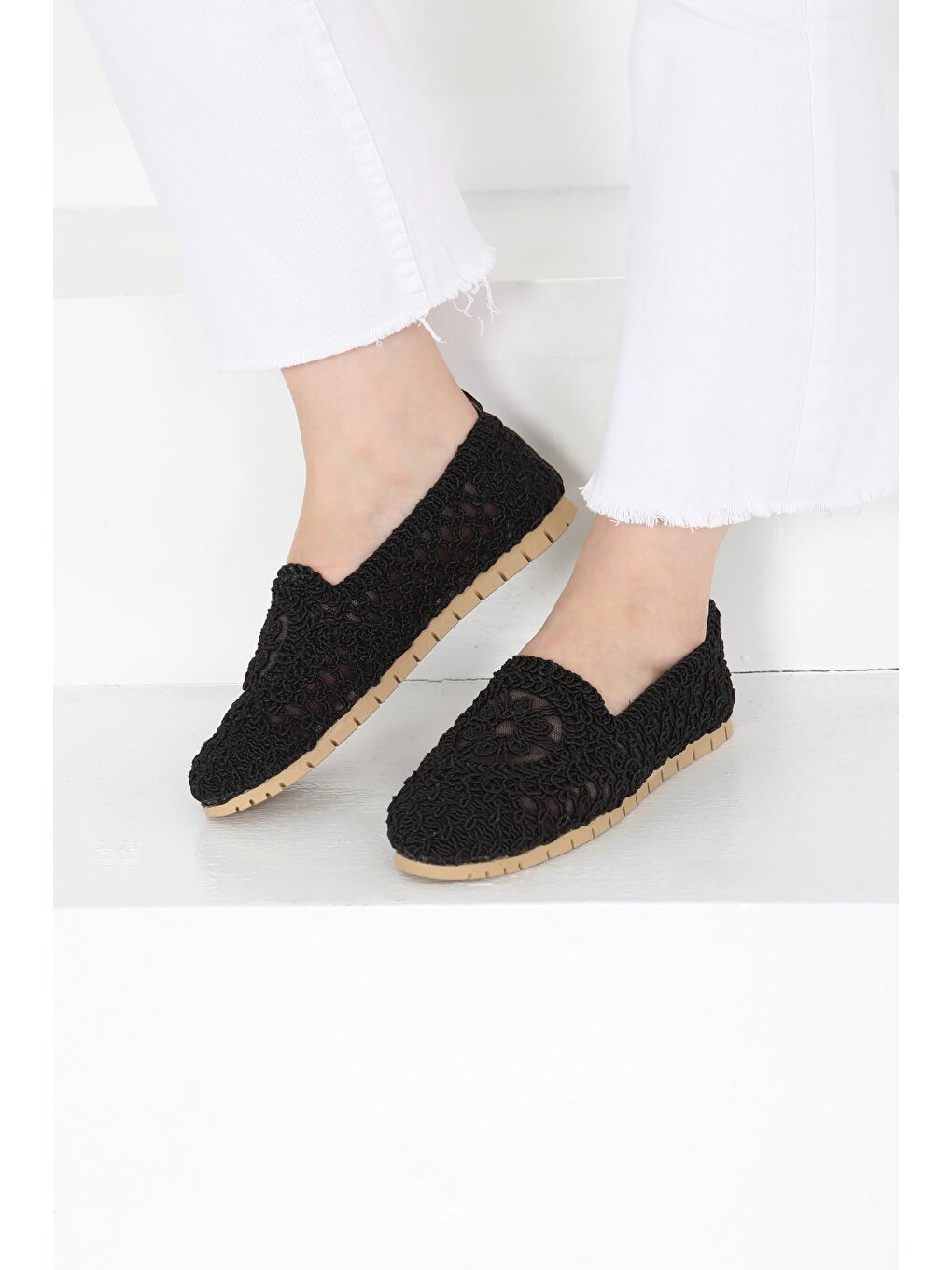 Kadın Siyah Örgülü Babet - 27240-3