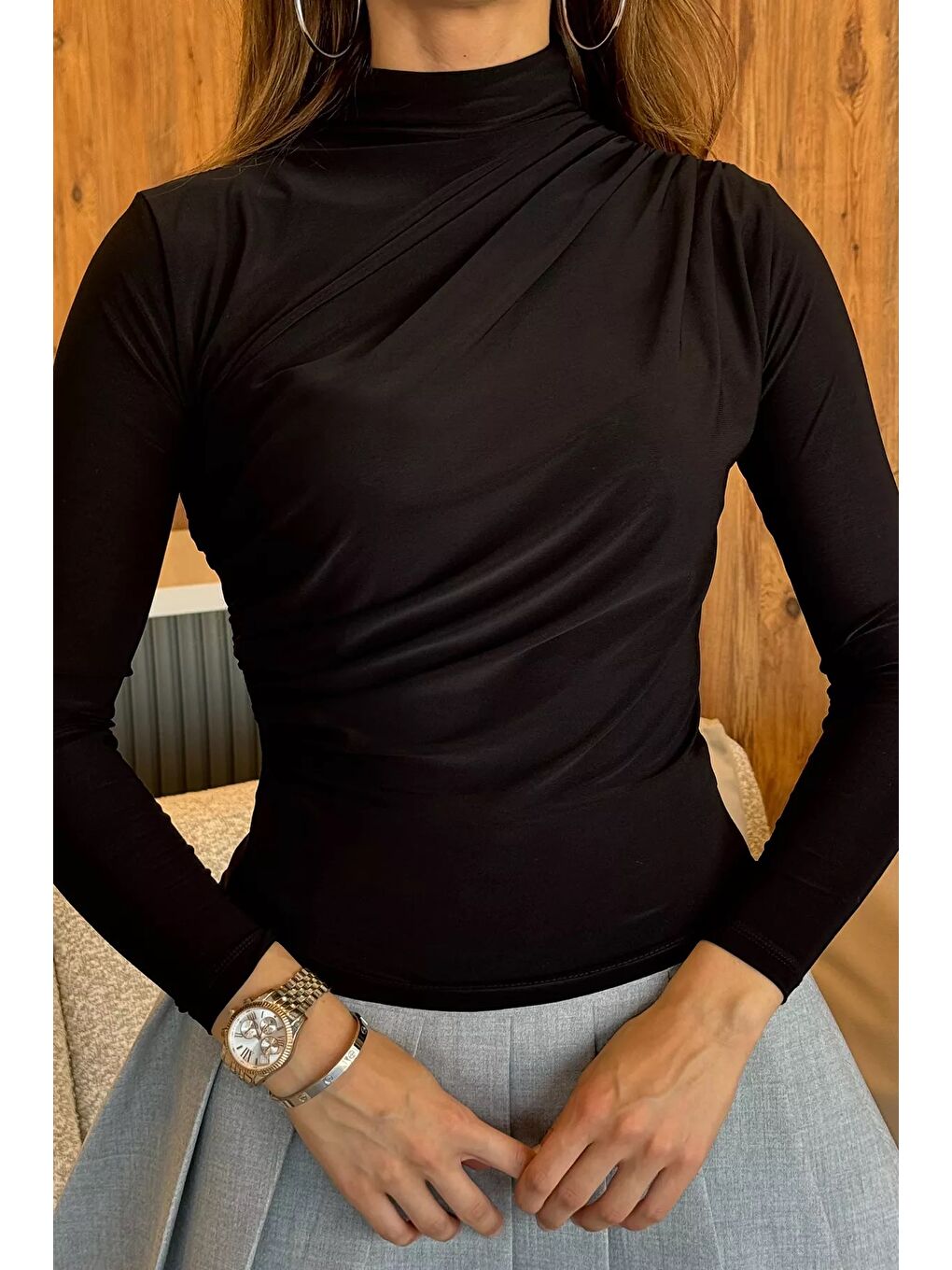 Siyah Omuz Ve Bel Drapeli Uzun Kol Bluz-2