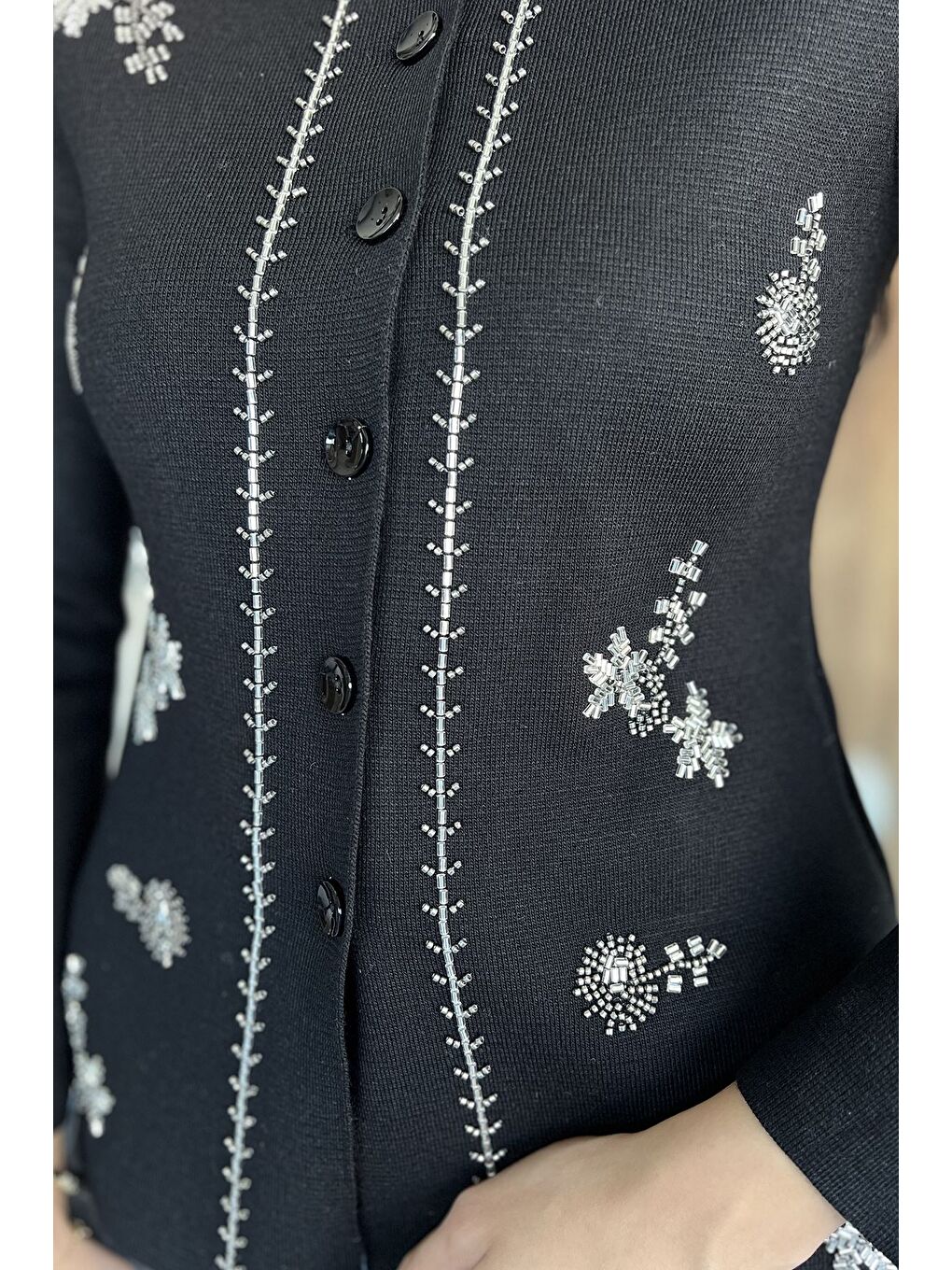 Siyah Taşlı Triko Hırka-2