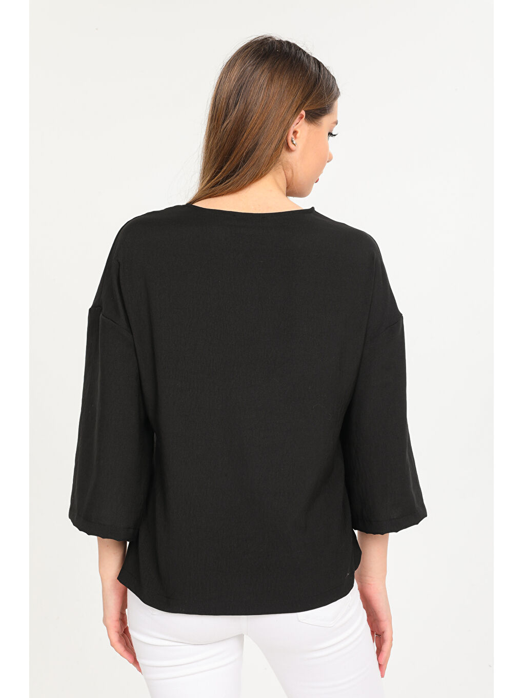 Siyah Yırtmaç Detaylı V Yaka Gömlek-4