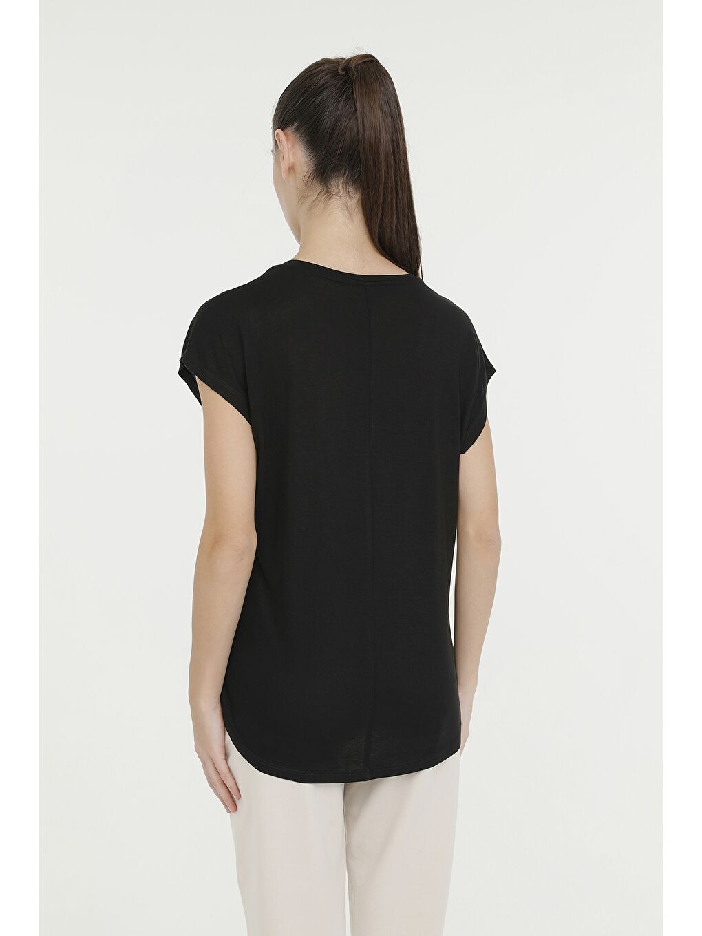 WL DALIA 11P7113 4FX Siyah Kadın Kısa Kol Tişört-1