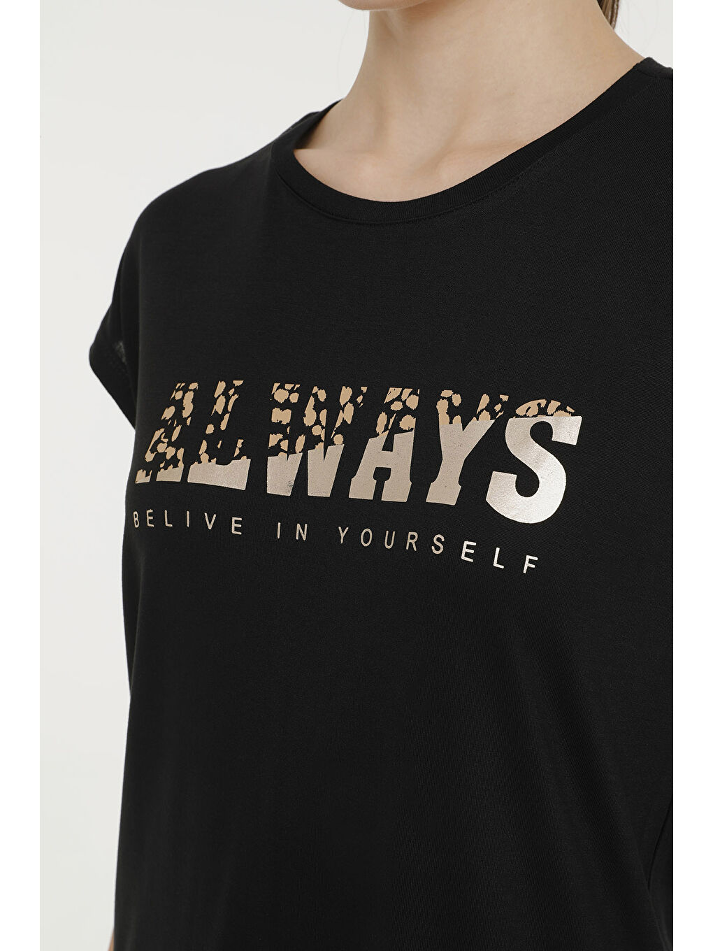 WL DALIA 11P7113 4FX Siyah Kadın Kısa Kol Tişört-3