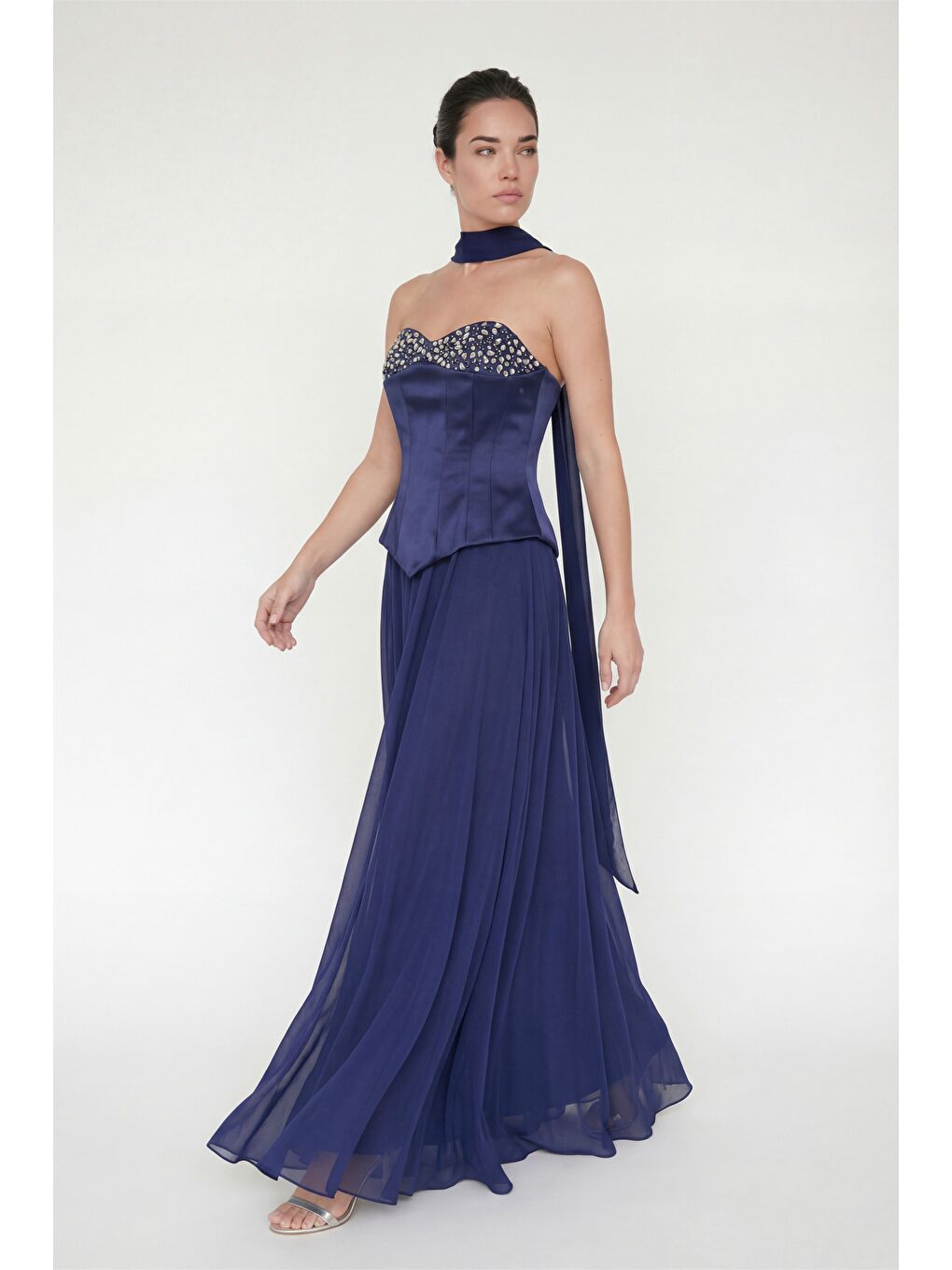 Kadın Lacivert Straplez Yaka Taşlı Peplum Detay Uzun Abiye Elbise-1