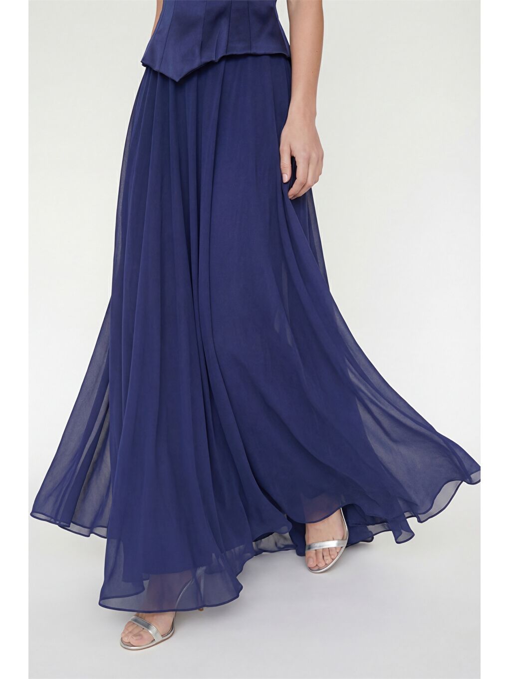 Kadın Lacivert Straplez Yaka Taşlı Peplum Detay Uzun Abiye Elbise-3