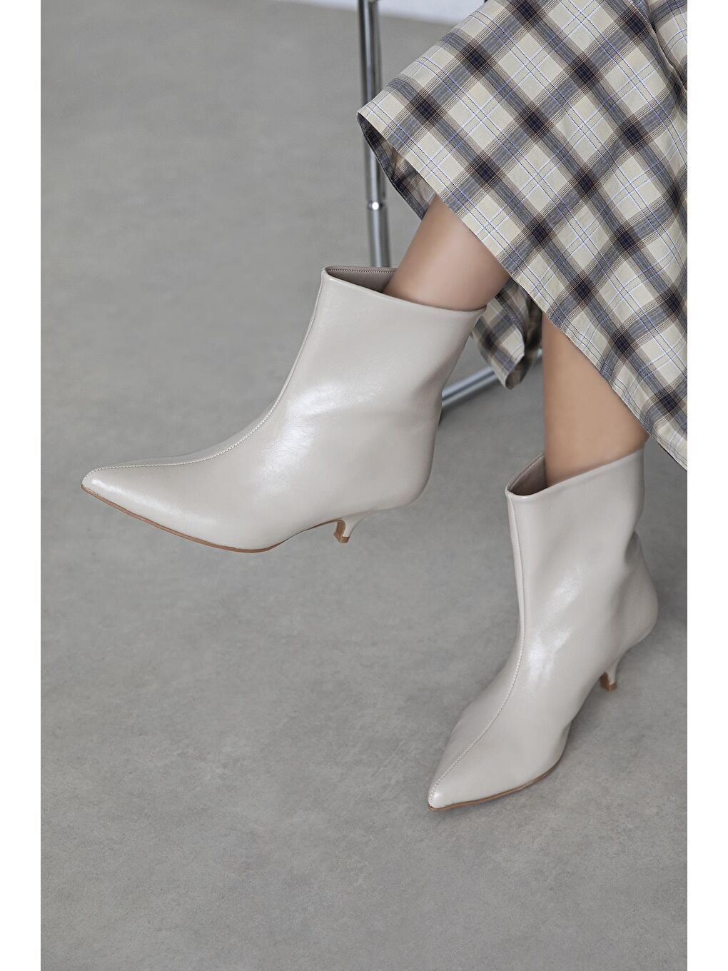 Bella Kadın Pino Ökçe Kırışık Deri Bot Bej-1