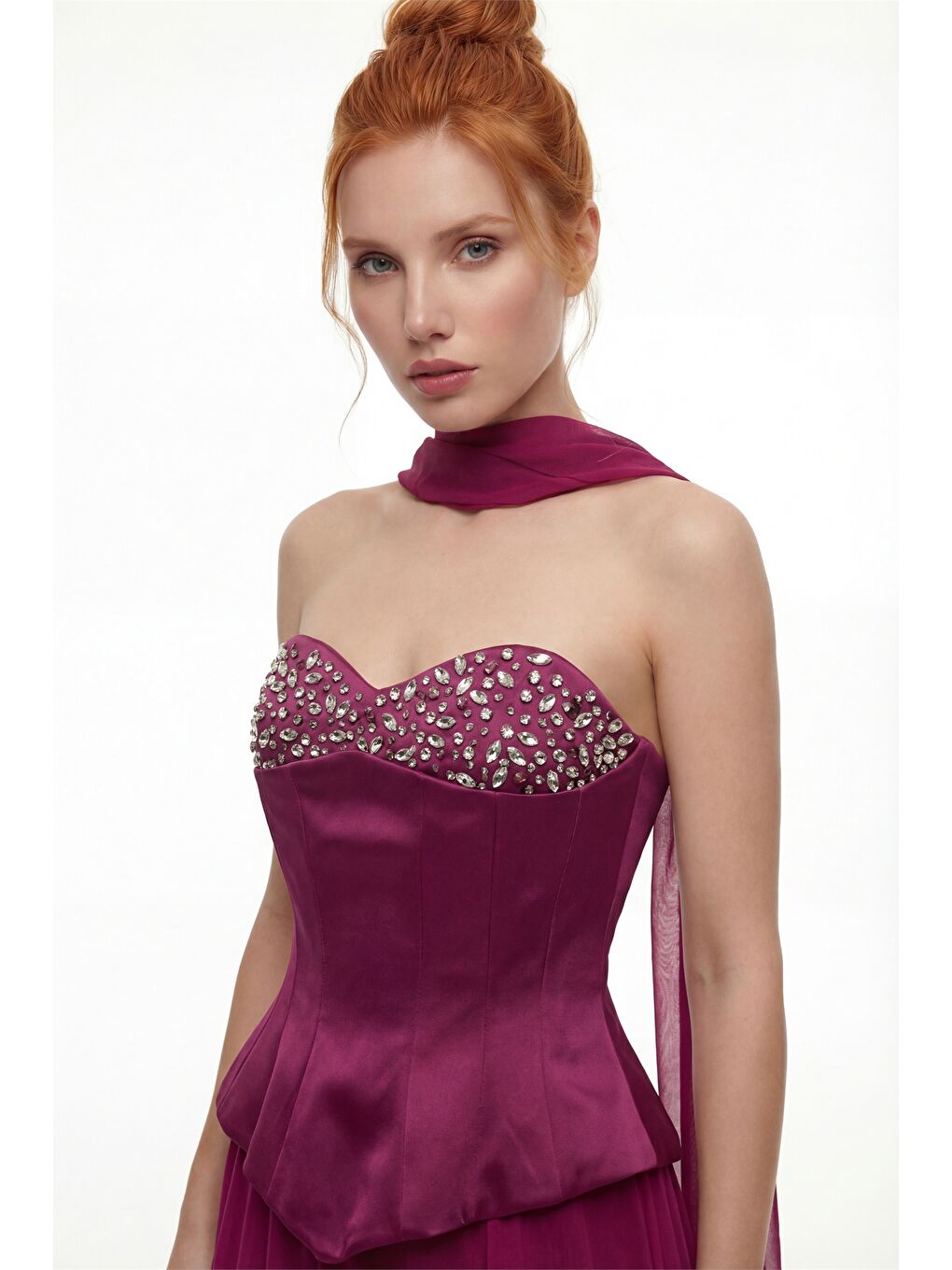 Kadın Bordo Straplez Yaka Taşlı Peplum Detay Uzun Abiye Elbise-2