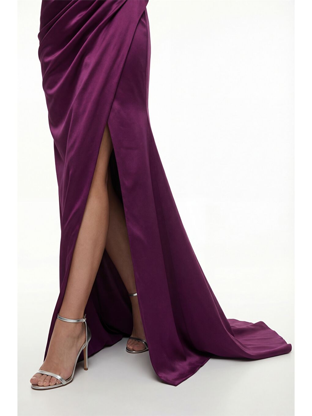 Kadın Mürdüm Dar Kalıp Straplez Yaka Taşlı Uzun Saten Abiye Elbise-3