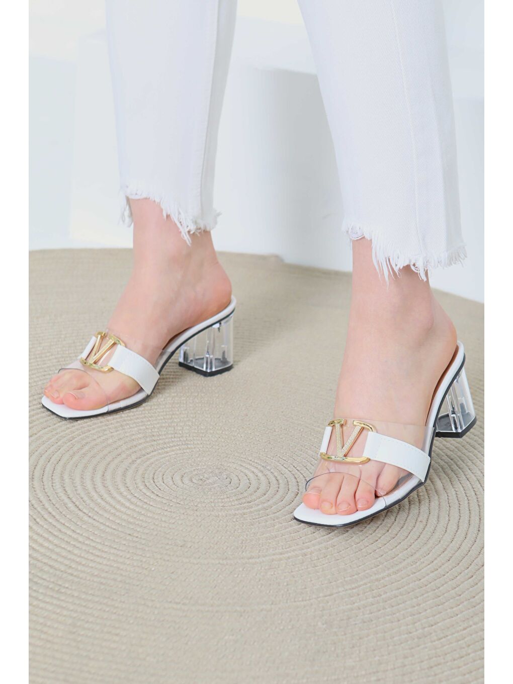 Kadın Beyaz Tokalı Şeffaf Topuklu Terlik - 27113-1