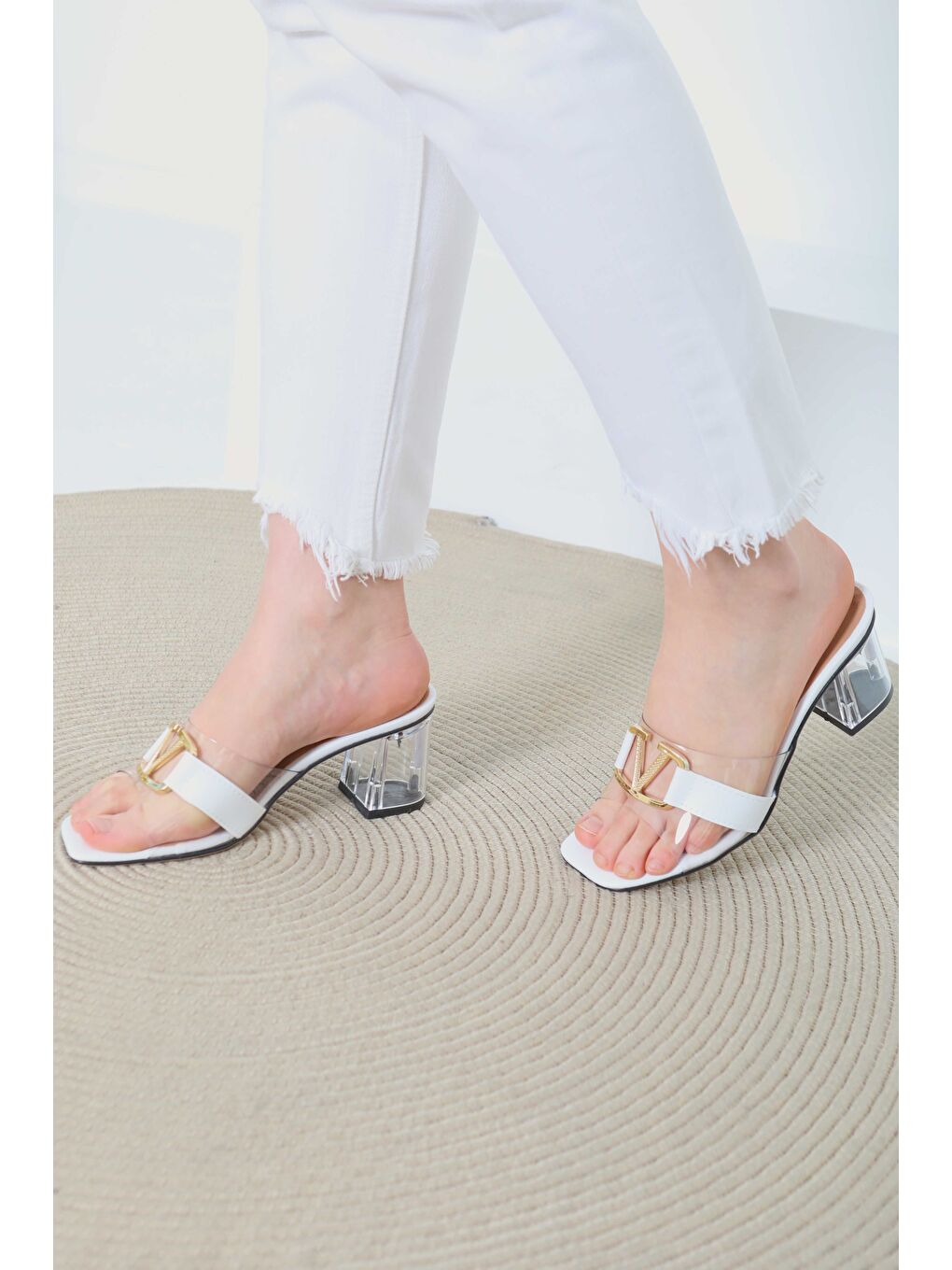 Kadın Beyaz Tokalı Şeffaf Topuklu Terlik - 27113-2